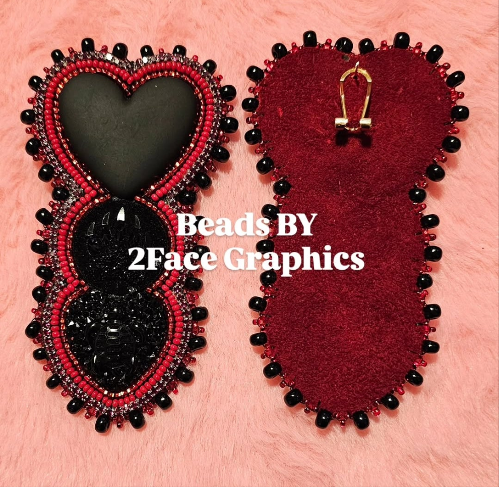 Black/Red heart,near claw,turtle
