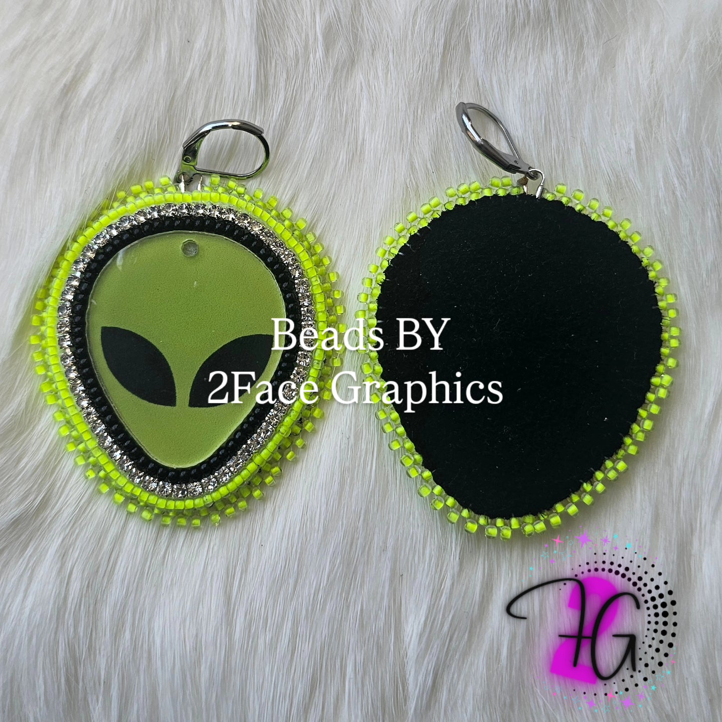 Alien earrings 2Face Graphics
