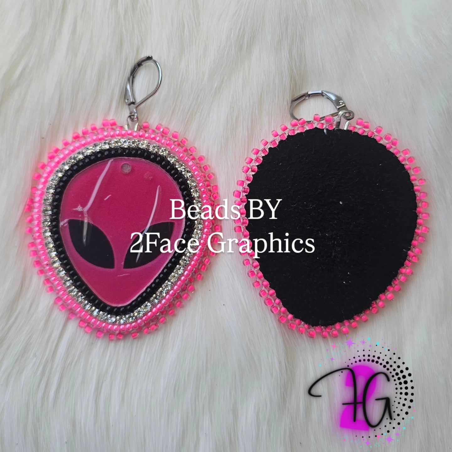 Alien earrings 2Face Graphics